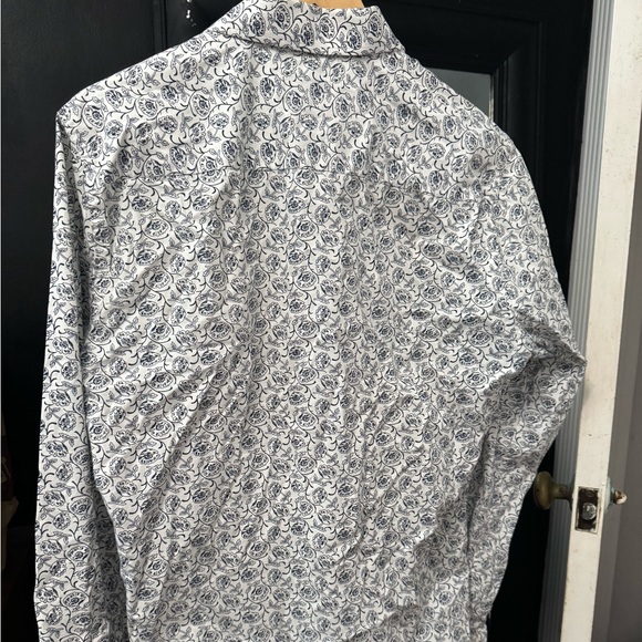 Consequence Men’s Dress Shirt
Medium
15.25 / 15.75
33 / 34 - Picture 2 of 4